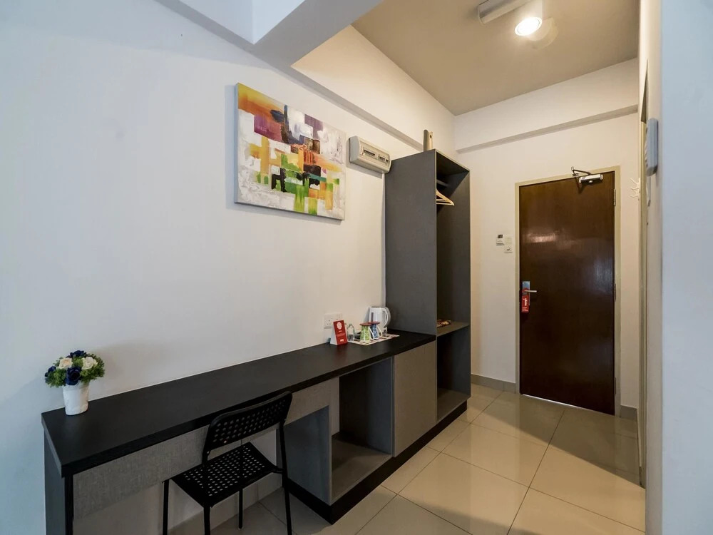 OYO 295 Aster Hotel