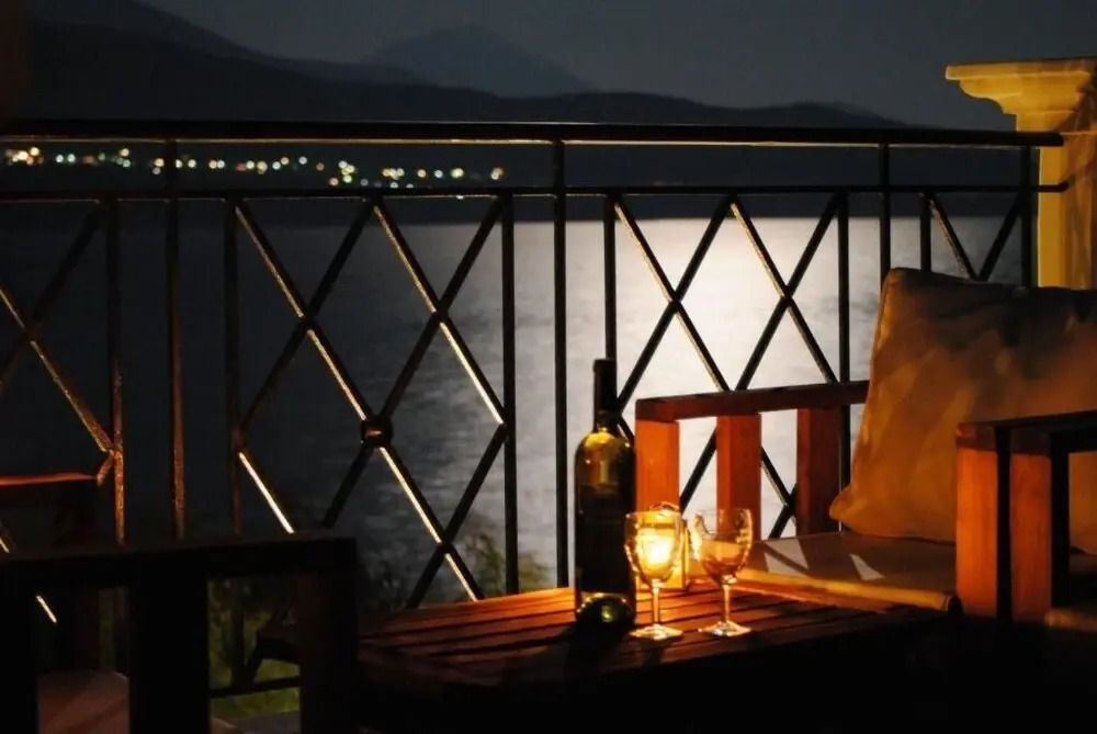 Lazaratos Hotel