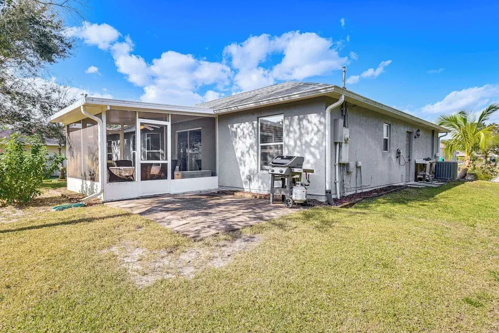 Private Yard & Screened Patio: Sunny Sebastian Gem