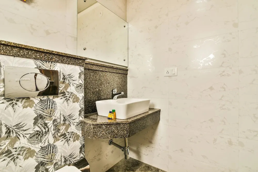 FabHotel Comfort Dome Sector 45