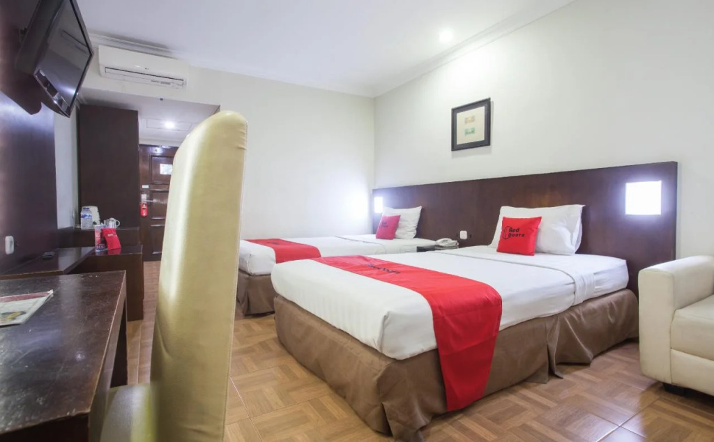 RedDoorz Plus @ Surabaya City Center