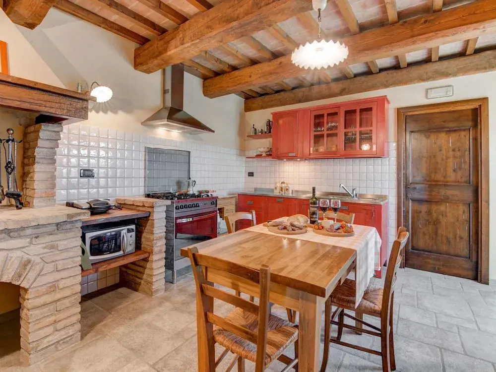 Holiday Home in Urbania with Hill Views