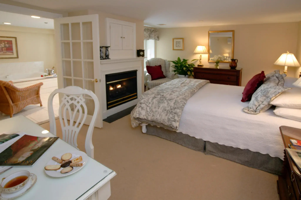 Lambertville House