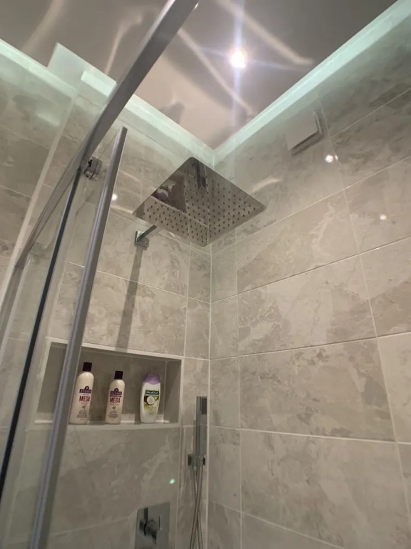 Stylish Central Flat 10Min From Beach
