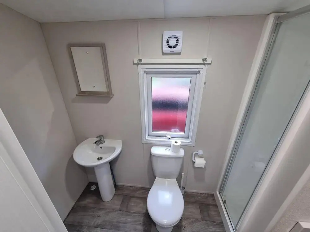Charming 2-bed Static in Saint Columb