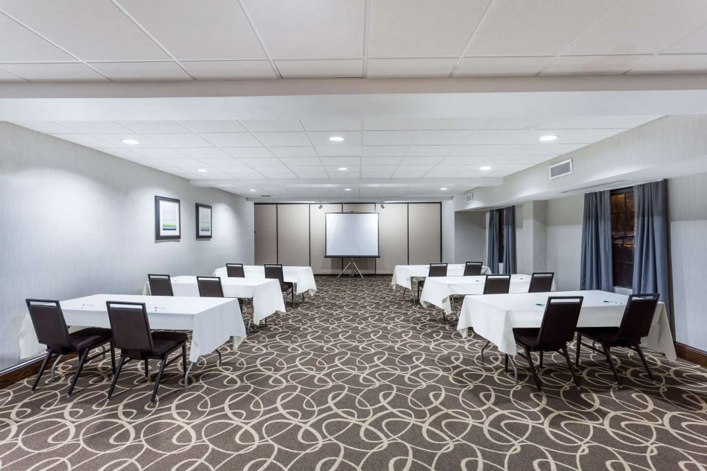 Wingate by Wyndham High Point Greensboro Airport South