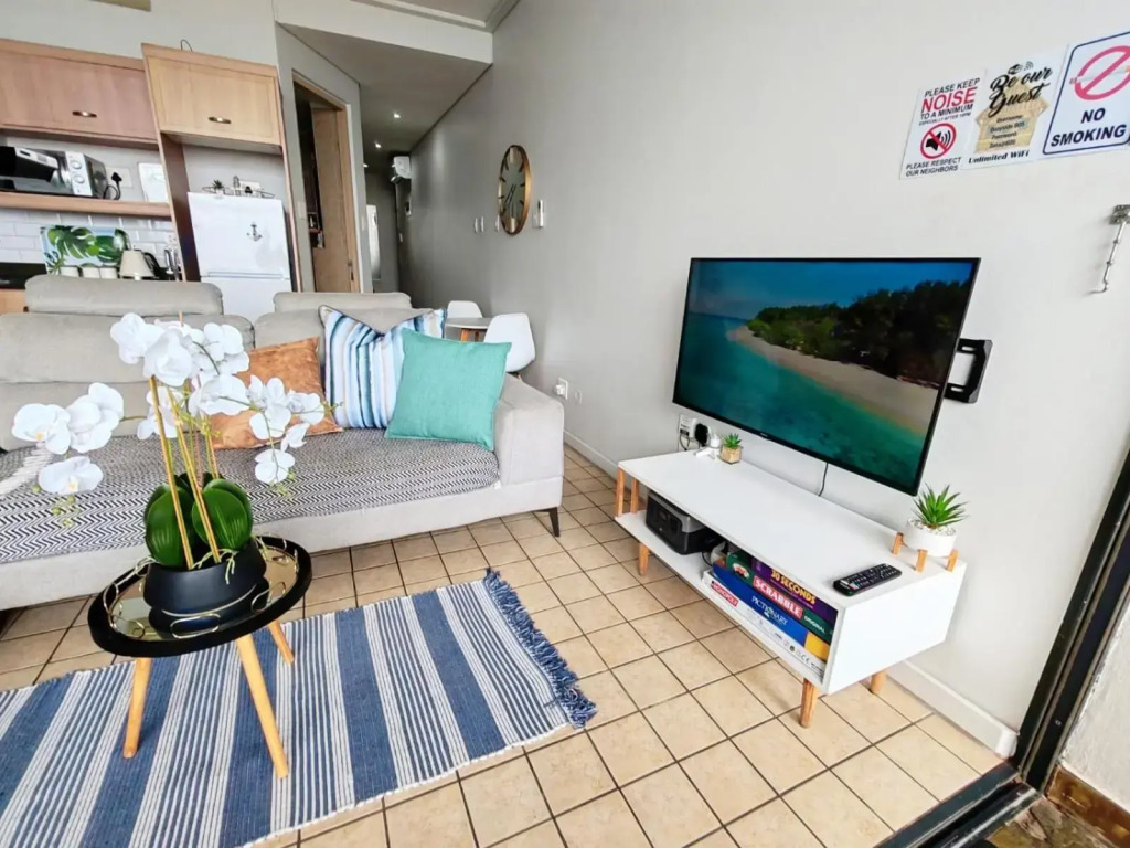 Ocean Whisper, 180 degree Ocean View, 605 Quayside
