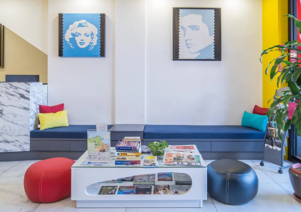 B Street Hotel