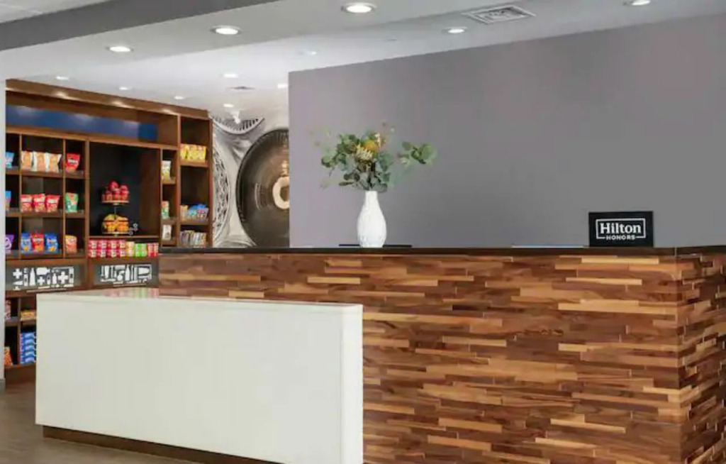 Hampton Inn & Suites Cape Canaveral Cruise Port, Fl