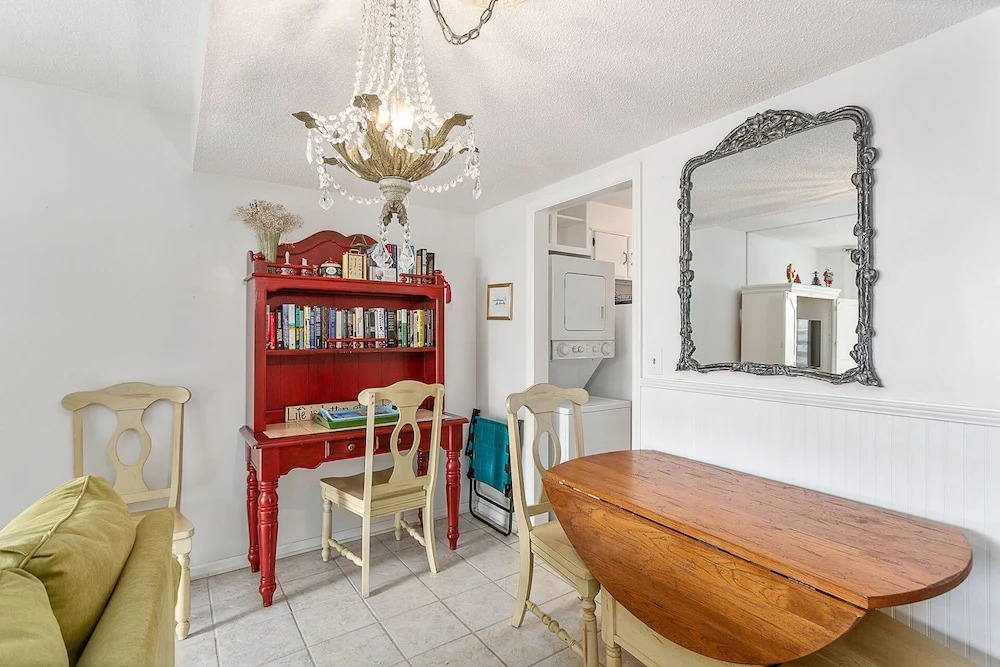 425 Magnolia Ave Unit B by Hodnett Cooper