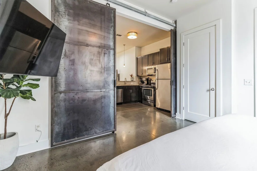 Centennial Park Condo Near Broadway Sleeps 4