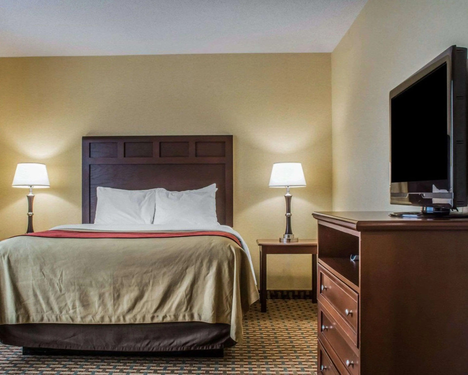 Comfort Inn & Suites Farmington - Victor
