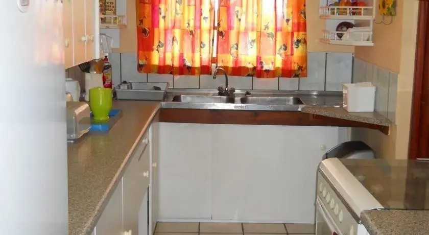 Fairwinds Rose Cottage