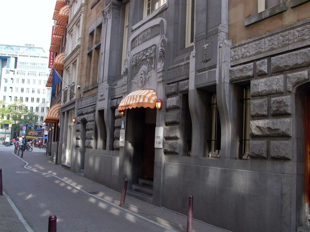 Rho Hotel