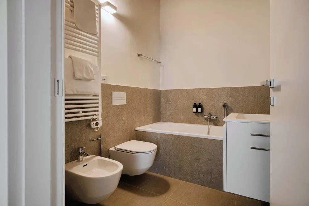 Luxury 5BR Retreat near Navigli
