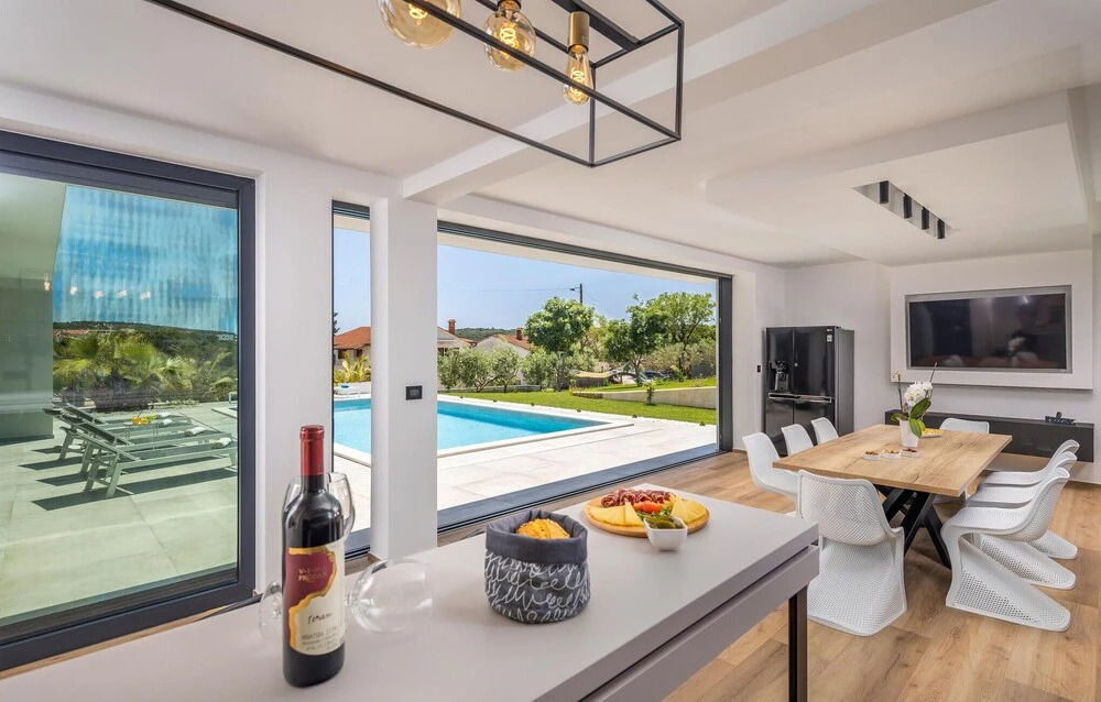 Amazing Home in Medulin With Outdoor Swimming Pool, Wifi and 4 Bedrooms