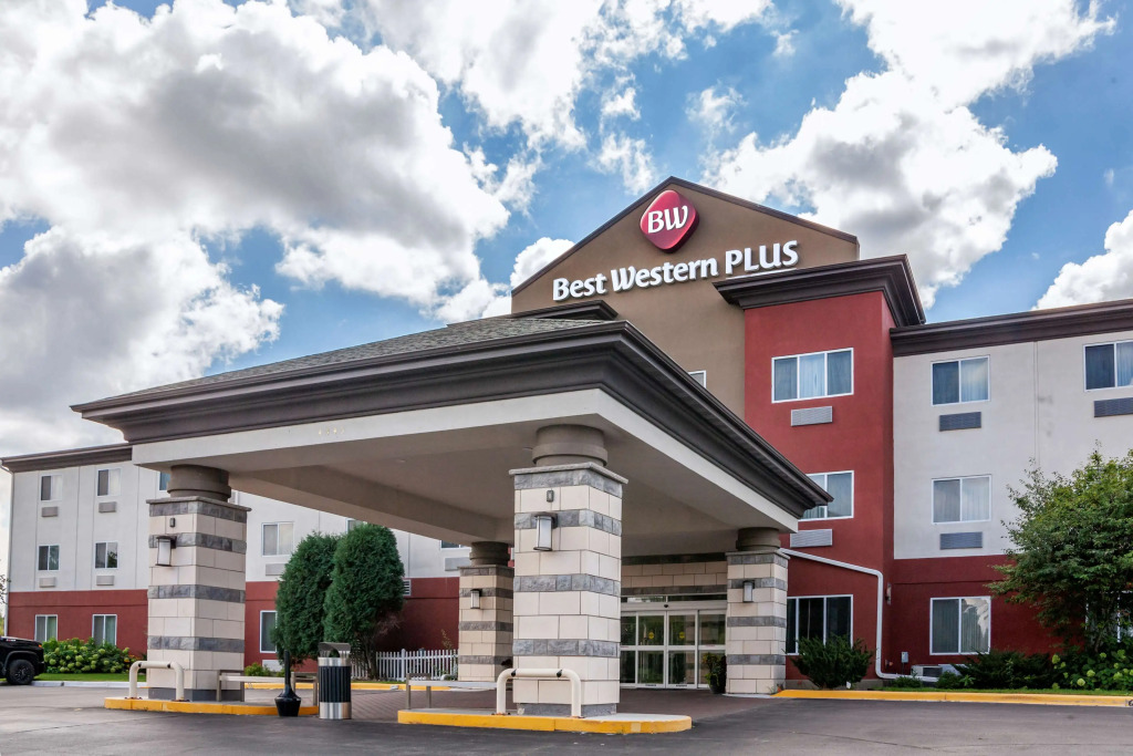 Best Western PLUS Sparta Trail Lodge