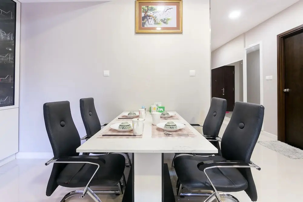 Sunrise City 2BR Luxury SWPool 30th