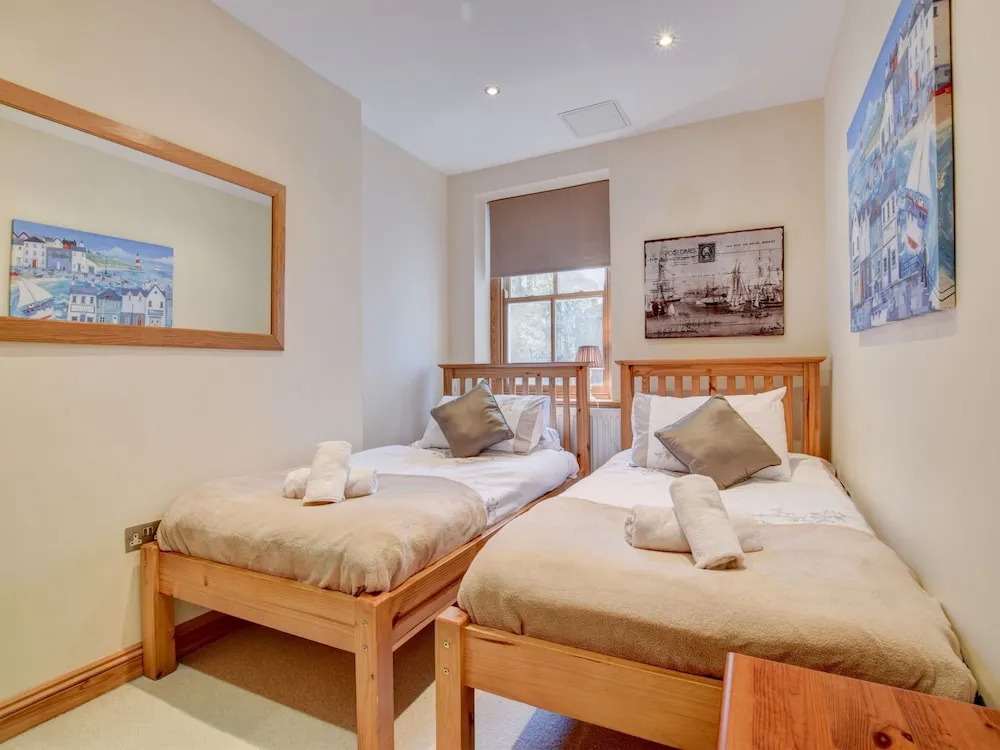 Beautiful Apartment in Dartmouth With a Courtyard