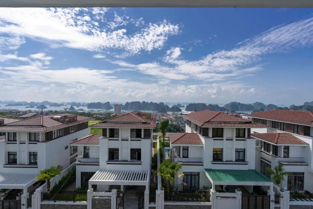 IDC White House Ha Long FLC Golf & Resort
