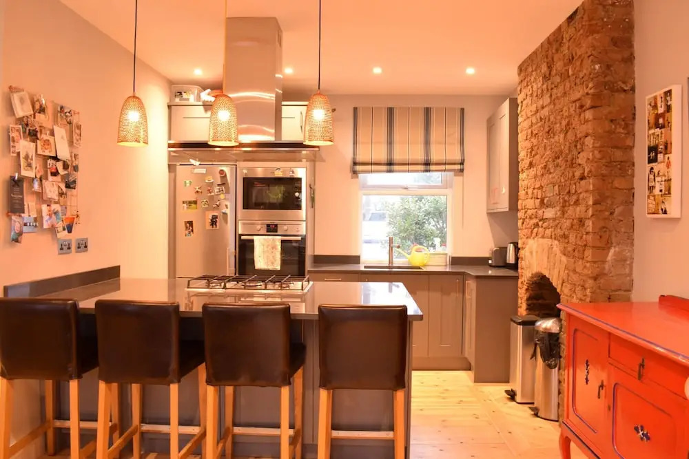 Retro 2 Bedroom Flat in Clapham