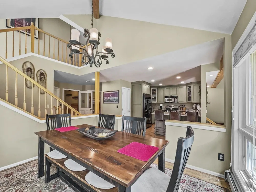 Private Dog Friendly Home Boasts Incredible Views - WD25 by RedAwning