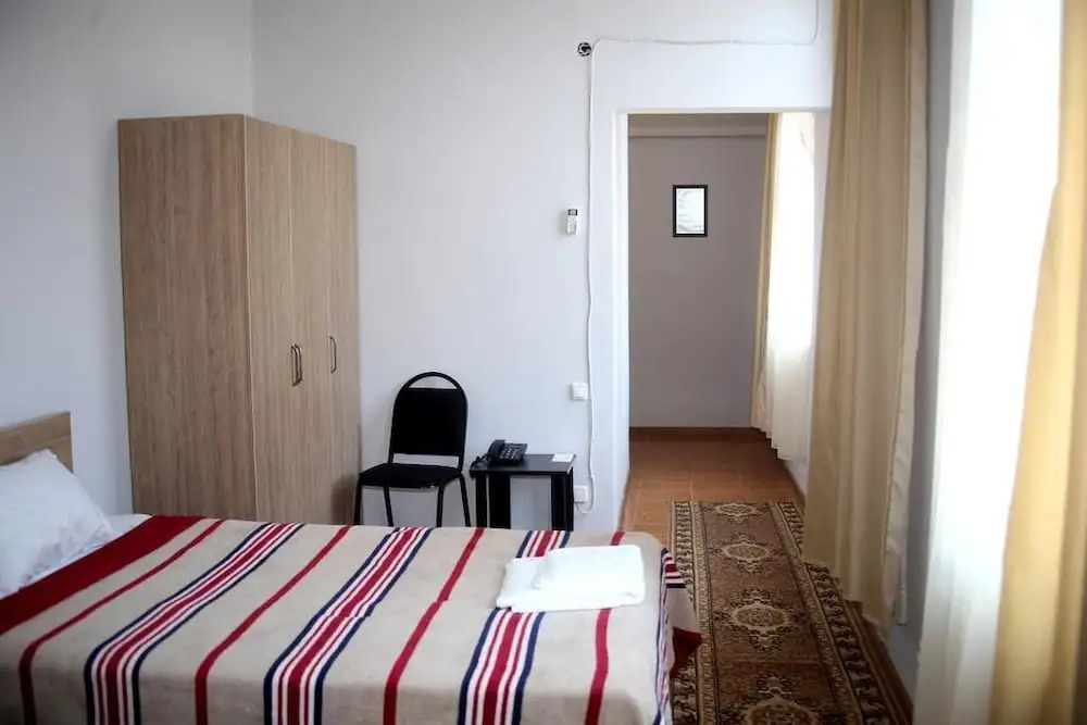 G-Bakuri Hotel