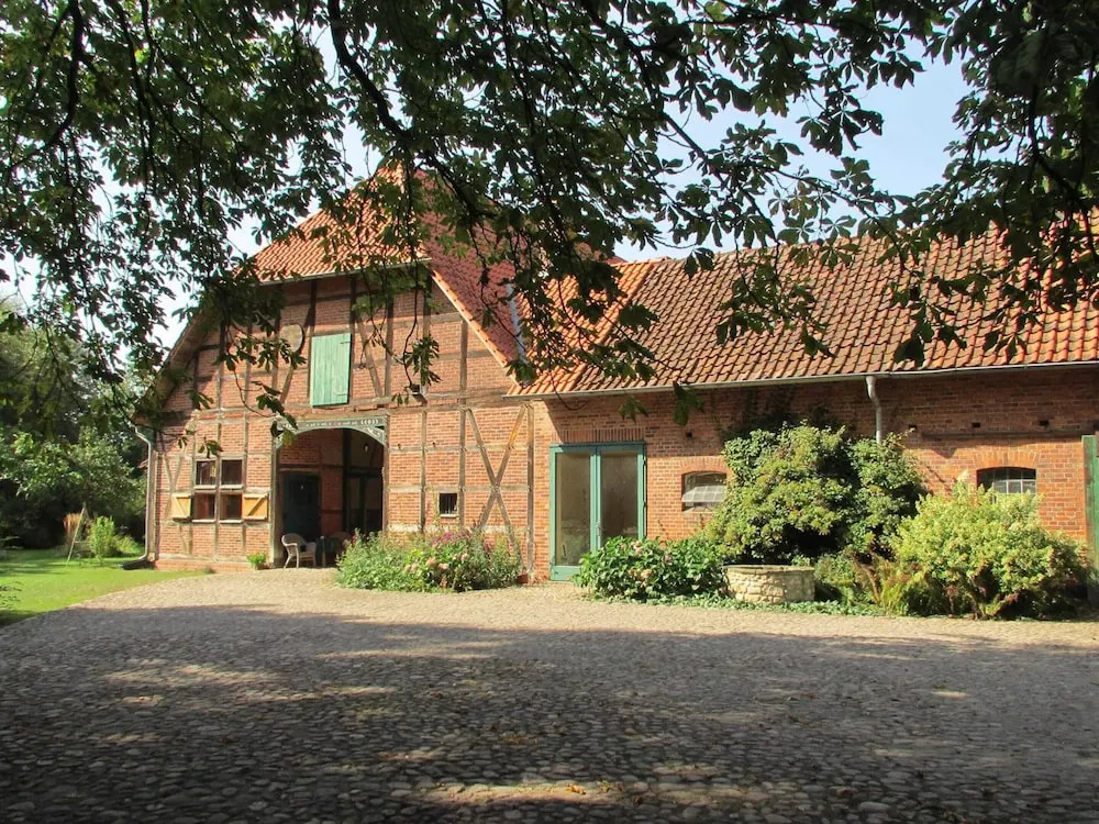 Spacious Apartment with Garden