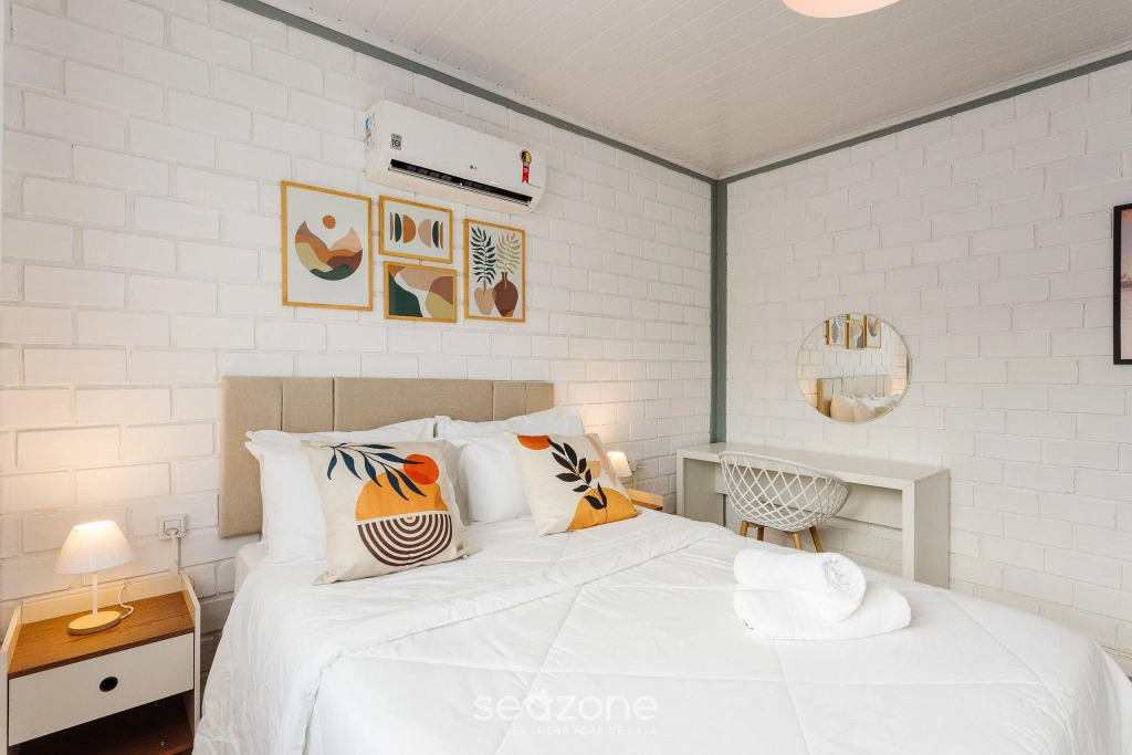 Charmosa casa c/ suíte em Barra da Lagoa RLO375