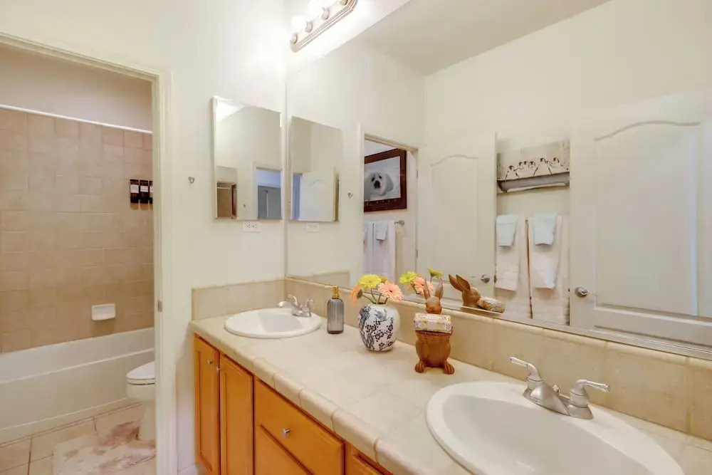 13 Mi to Slopes: Cozy Home w/ Fenced Yard in Reno