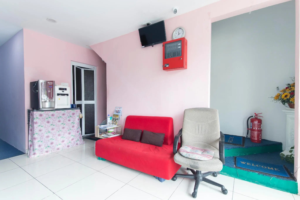 Colour Hotel