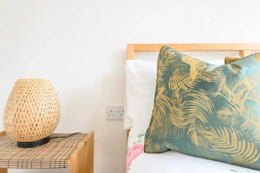 Leeds - Sleeps 4 - Free Parking