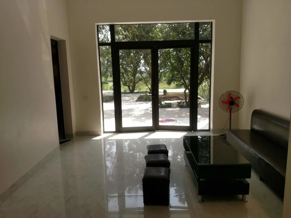 Tuyets Homestay