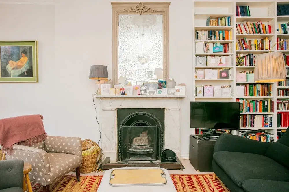 2 Bedroom Period Apartment Next To Clapham Common