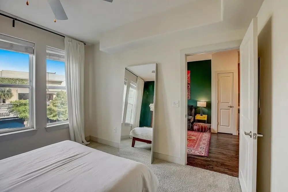 Frontdesk 1 BR Apt Near St. Edwards Park