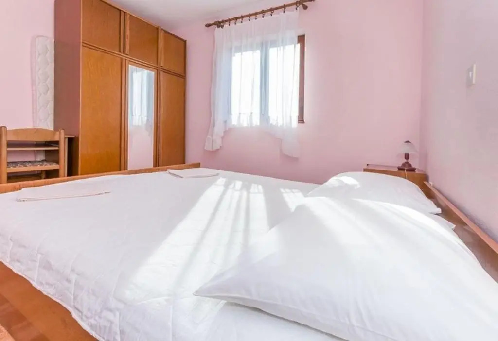 Apartments Mari-30m from the sea