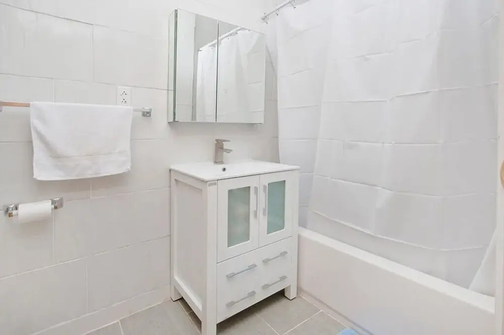 Upscale Newly Renovated 2 BR on Midtown East