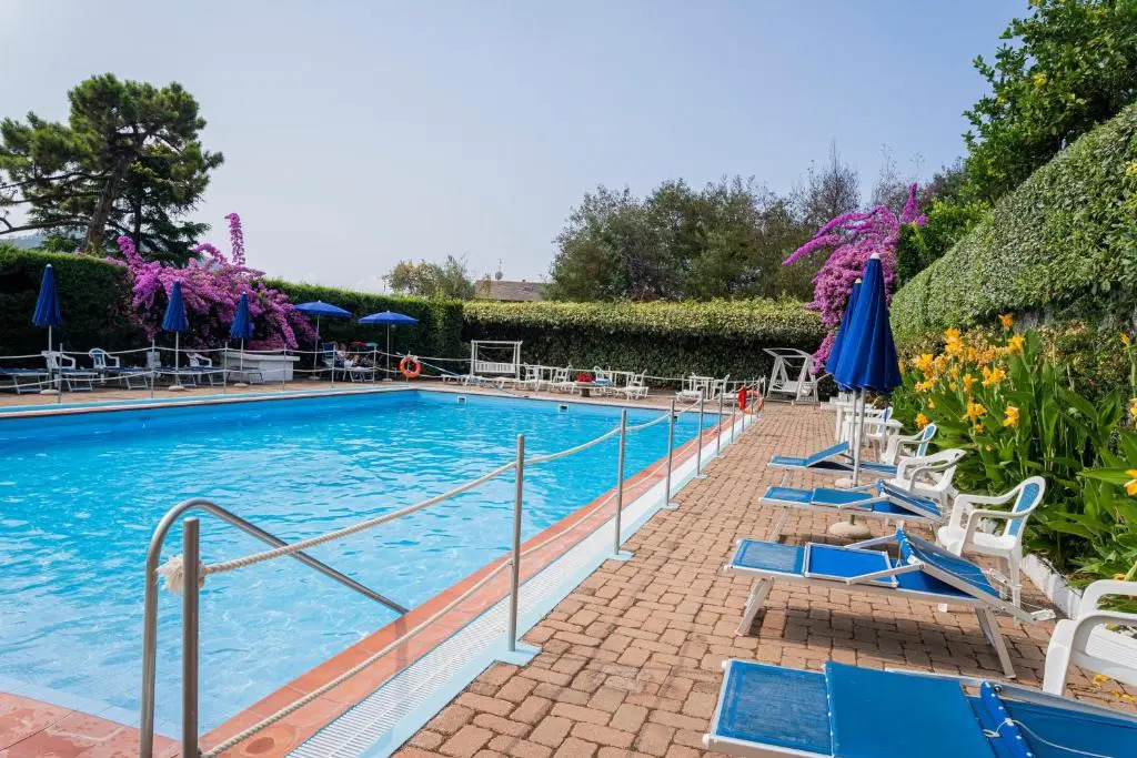 070 - Villa OLANDA con veranda VISTA MARE a 5 minuti SPIAGGIA con PISCINA CONDOMINIALE