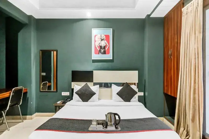 Qotel Hotel Church House Rohini Sector15