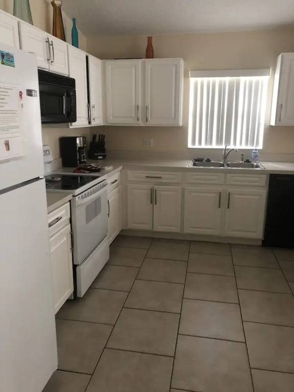 4BR Hampton Lakes Pool Home 232 by OVRH