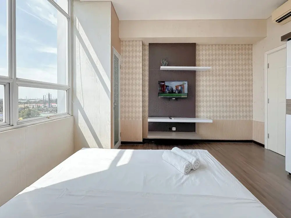 2Br Apartment Near Tunjangan Plaza In City Center At Trillium Residence