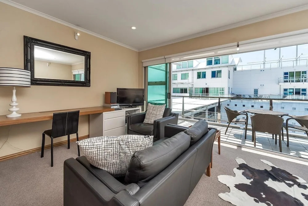 QV Luxury Sea View Apartment - 581