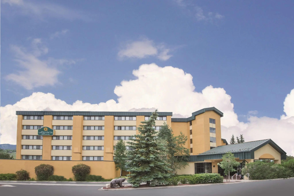 Mountain Valley Inn & Suites