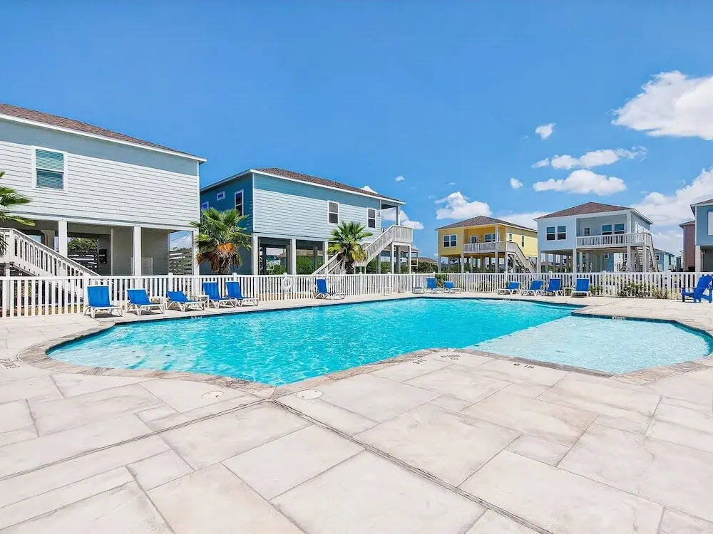 Turtle Cove 3 Bedroom Home by RedAwning