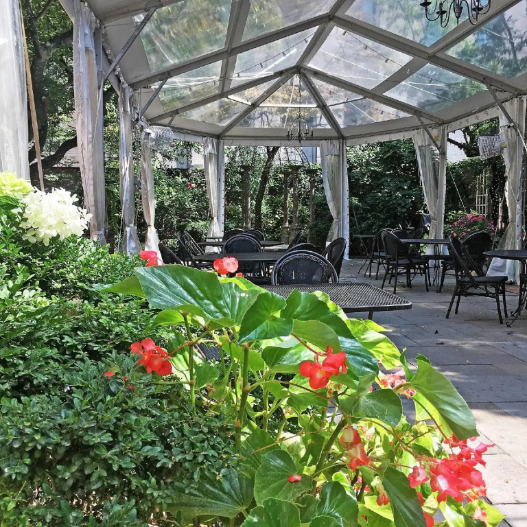 Morris House Hotel