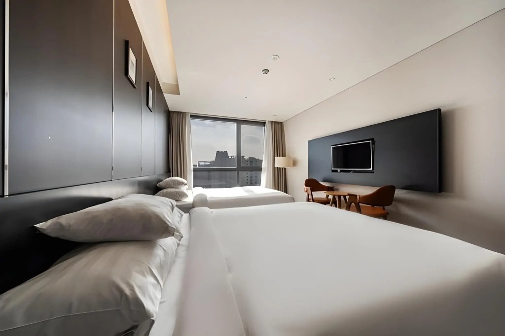 Golden Daisy Hotel