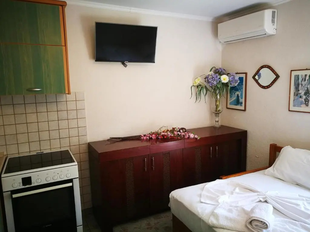 Cristi Apartments