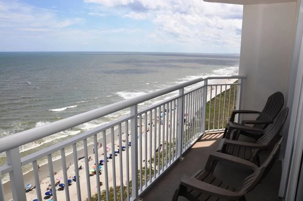 Baywatch Resort 1709 - 2 Br condo by RedAwning
