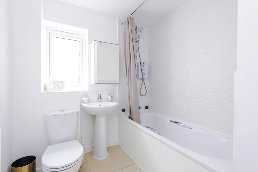 4 Bedroom House Manchester Hosted By MCR Dens