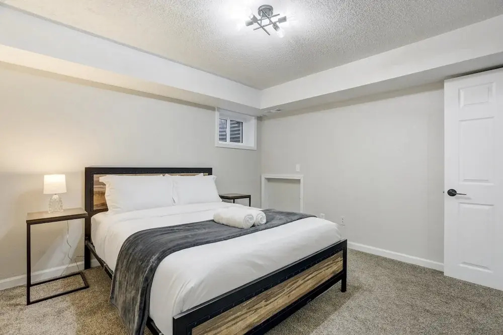 Modern 6BR Home in Briargate